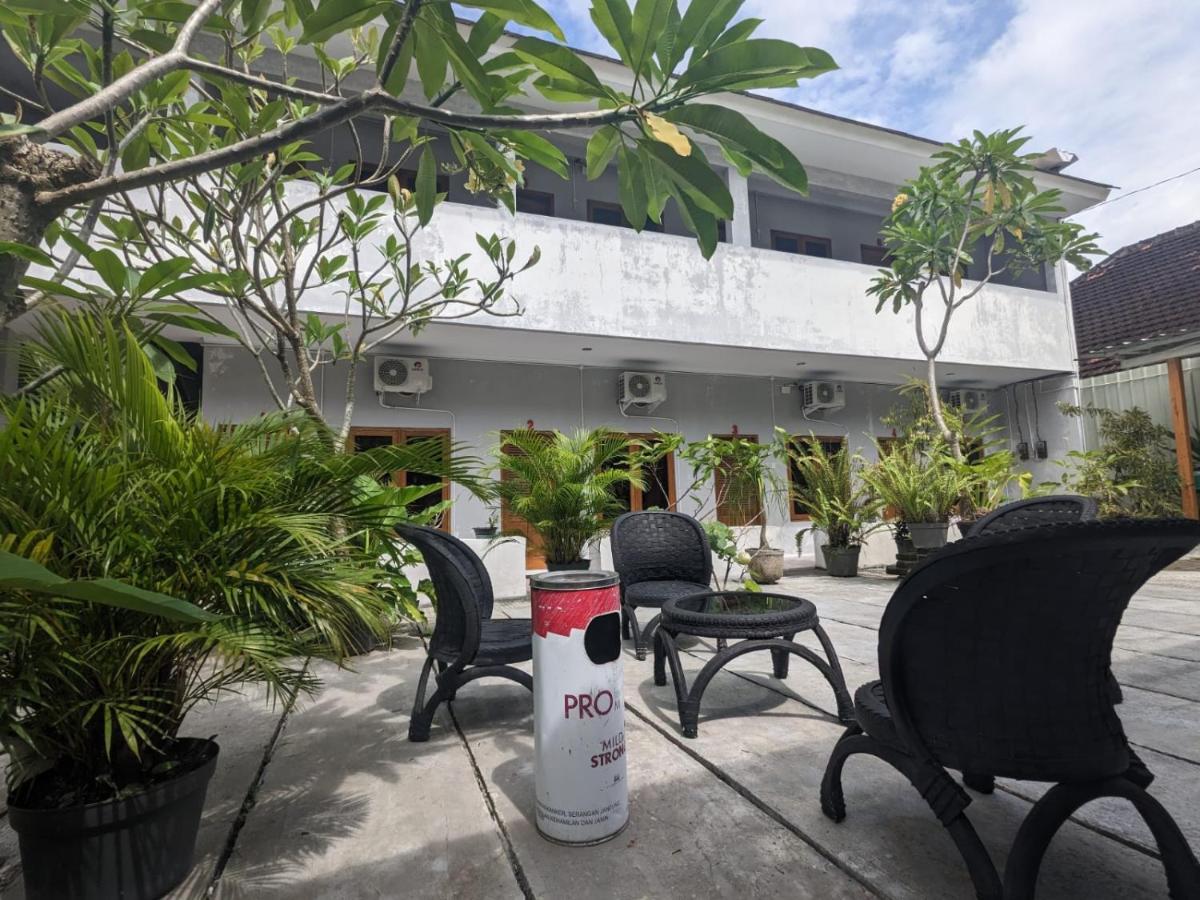 יוגיאקרטה Rumah Pagar Merah Homestay מראה חיצוני תמונה