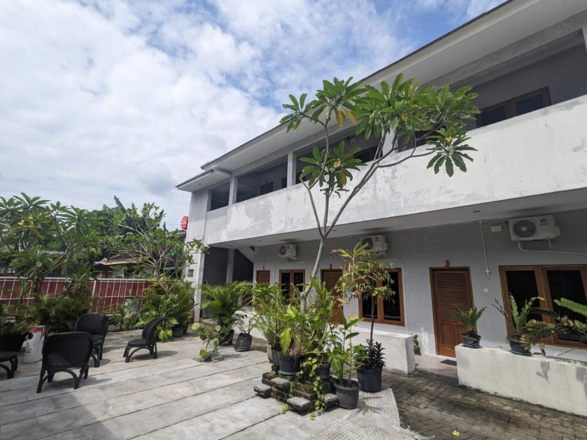 יוגיאקרטה Rumah Pagar Merah Homestay מראה חיצוני תמונה